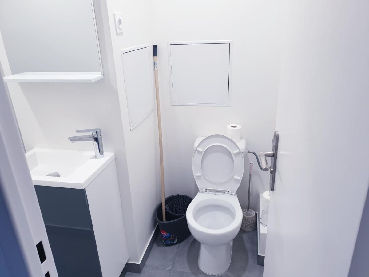 Big Flat Sea Vieuw 95 M2 5 Rooms Near Airport 5 Min Train 3 Min And Tram On Site, Beach 7 Min, 2 Showers And 2 Toilets , Neuf Grand Appartement 95 M2 5 Chambres Proche Aeroport 5 Min Train 3 Min Et Tramway Sur Place, Plage 7 Min 2 Douches Et 2 Wc Vue Niza Exterior foto