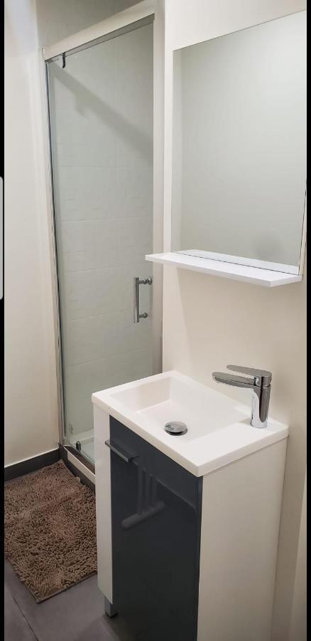 Big Flat Sea Vieuw 95 M2 5 Rooms Near Airport 5 Min Train 3 Min And Tram On Site, Beach 7 Min, 2 Showers And 2 Toilets , Neuf Grand Appartement 95 M2 5 Chambres Proche Aeroport 5 Min Train 3 Min Et Tramway Sur Place, Plage 7 Min 2 Douches Et 2 Wc Vue Niza Exterior foto